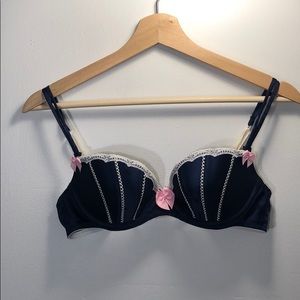 🎀NWOT Victoria’s Secret Balconette Push-up Bra🎀